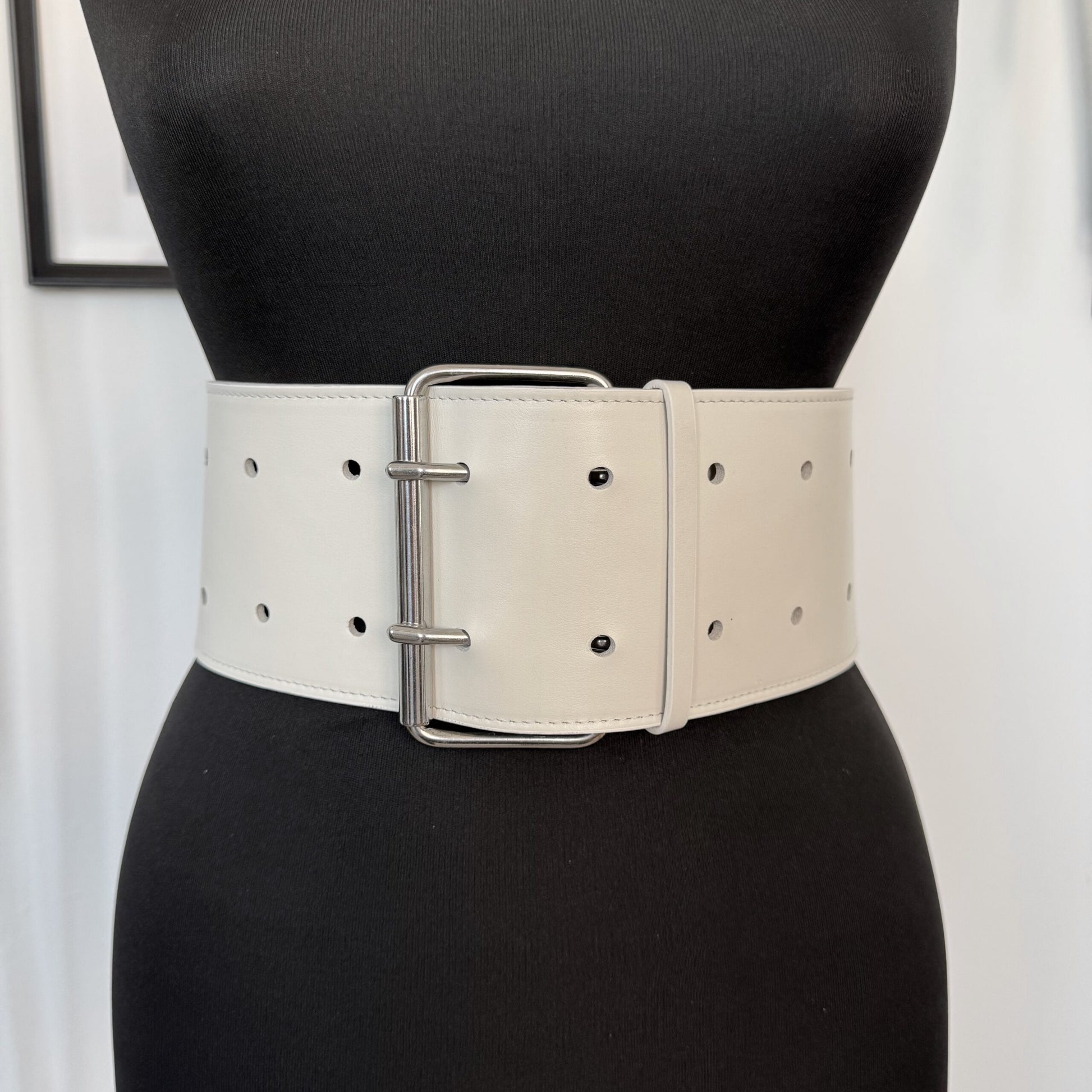White leather corset belt – Oversized by Aria Margo