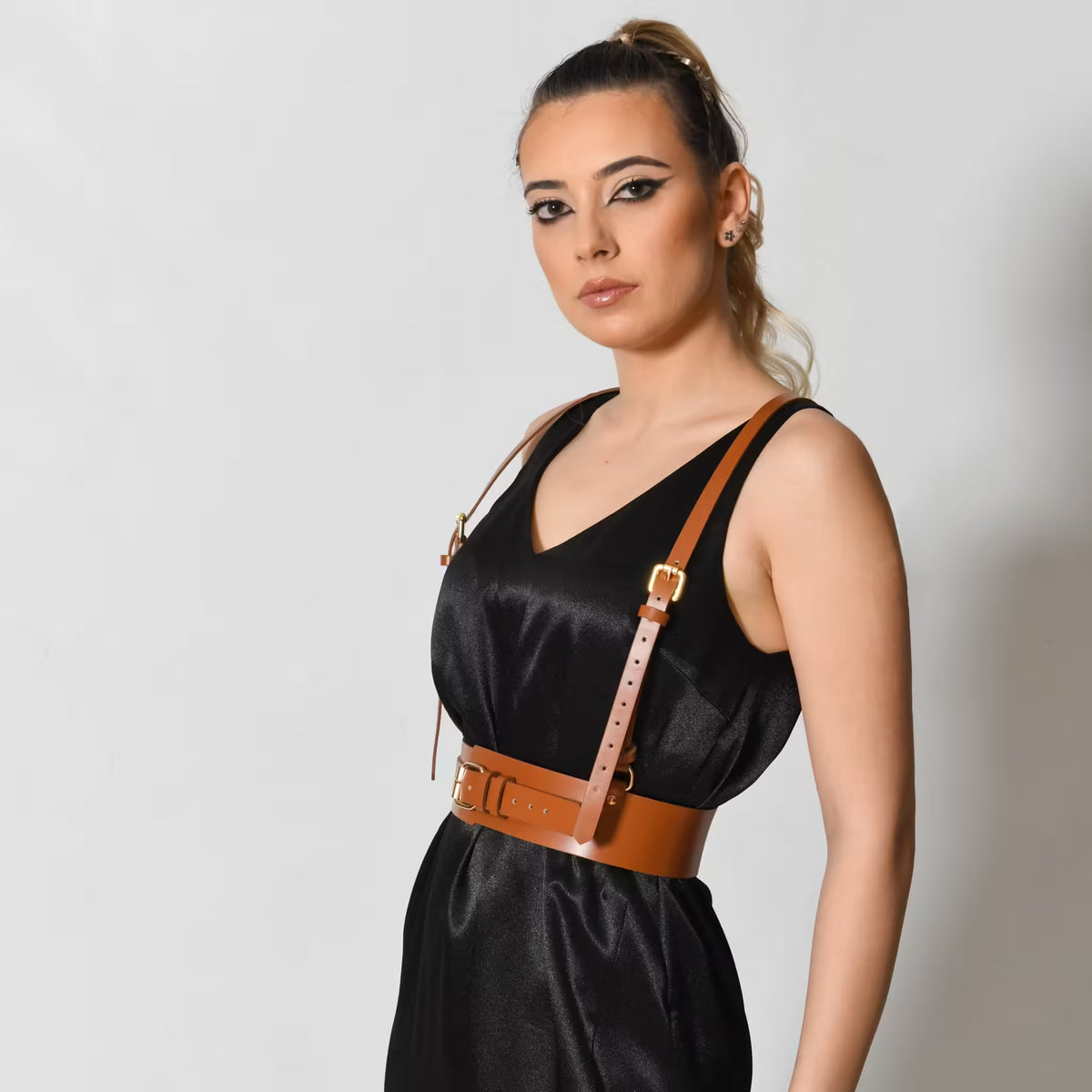 Brown leather corset belt – Harness by Aria Margo