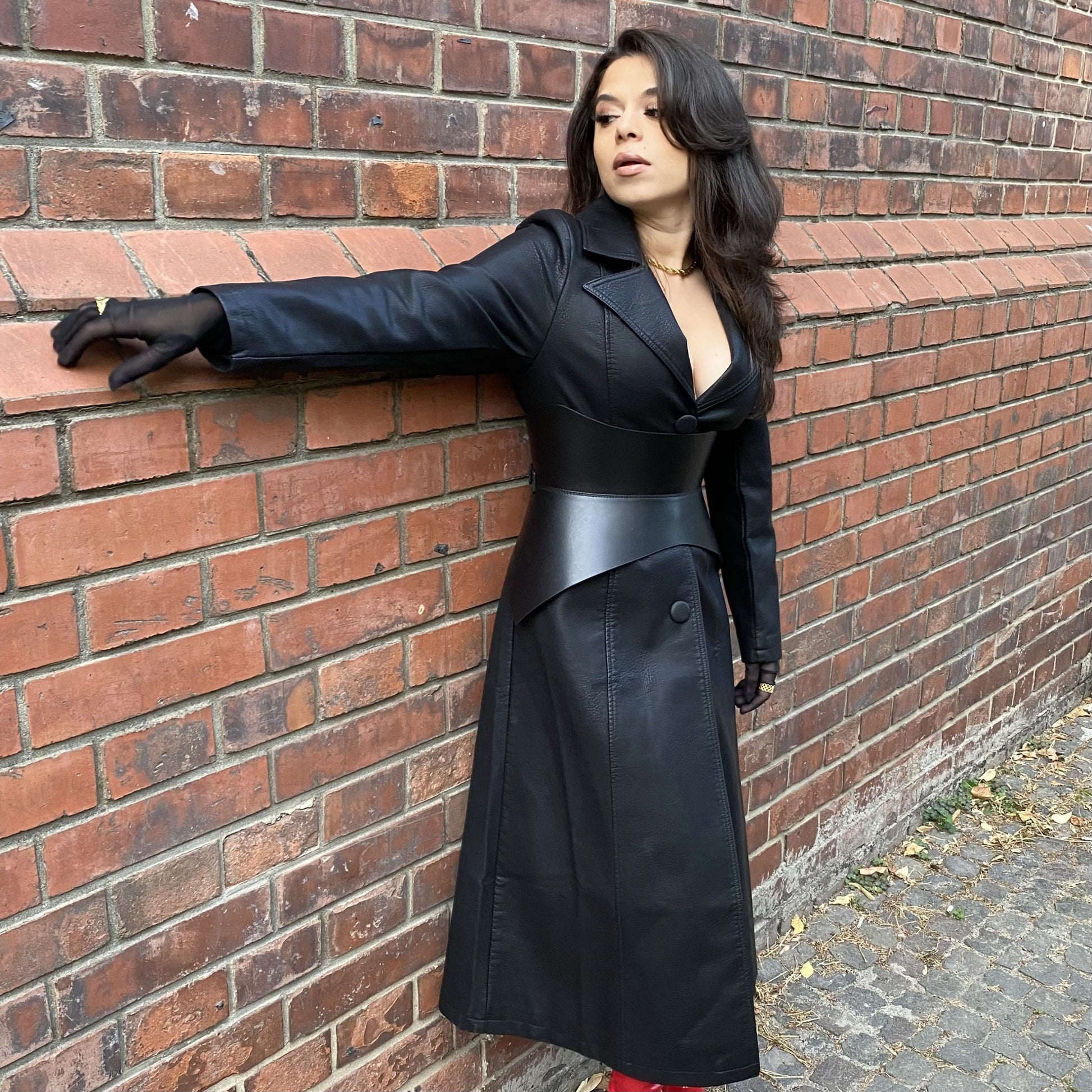 Black leather corset belt – Hallo by Aria Margo
