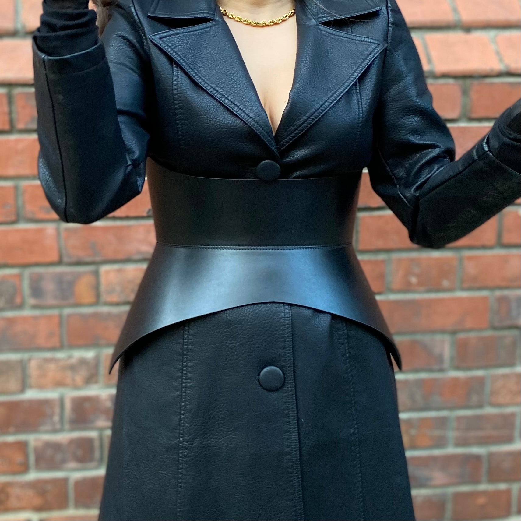 Black leather corset belt – Hallo by Aria Margo