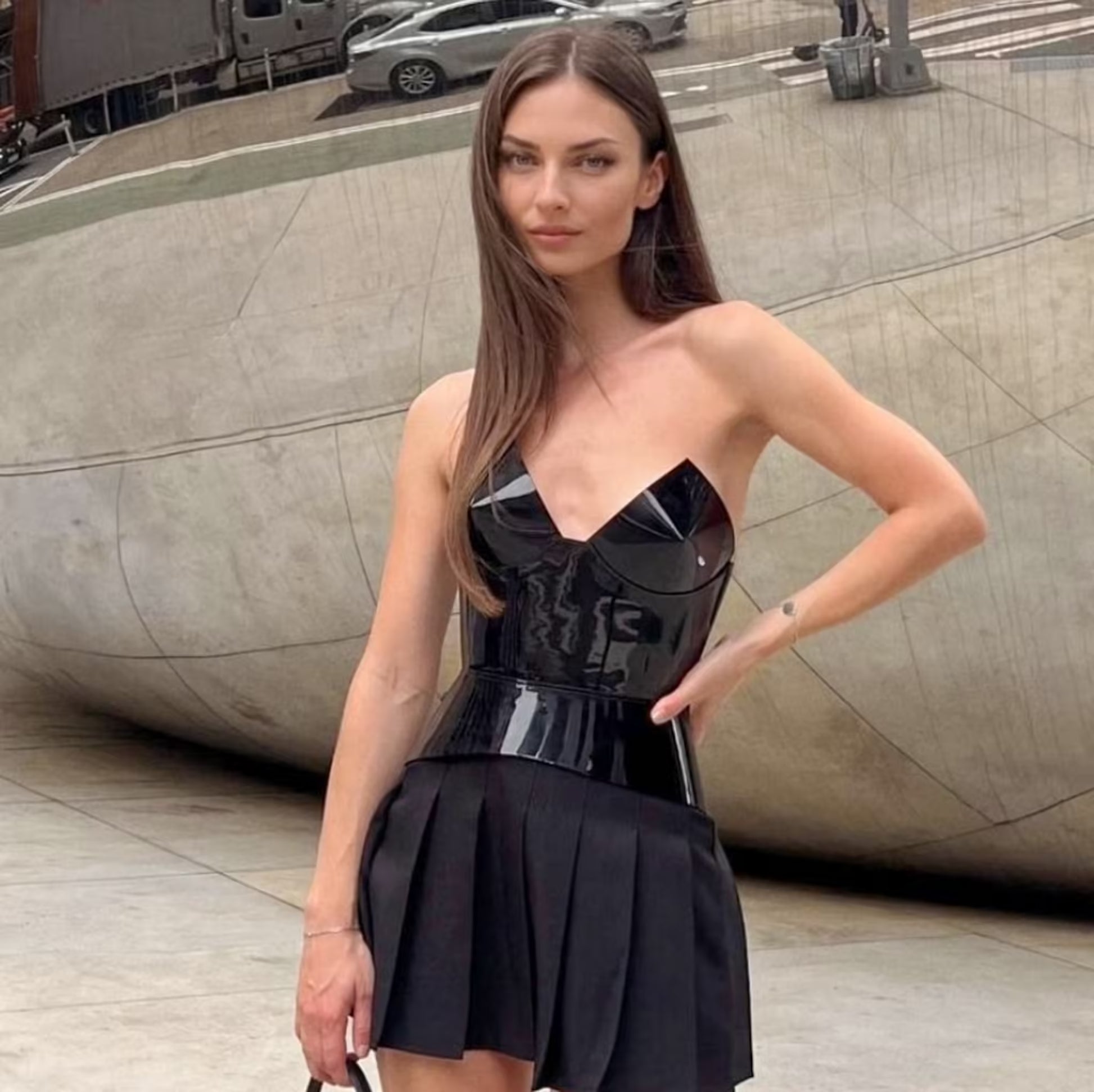 Black leather corset belt – Round Body by Aria Margo