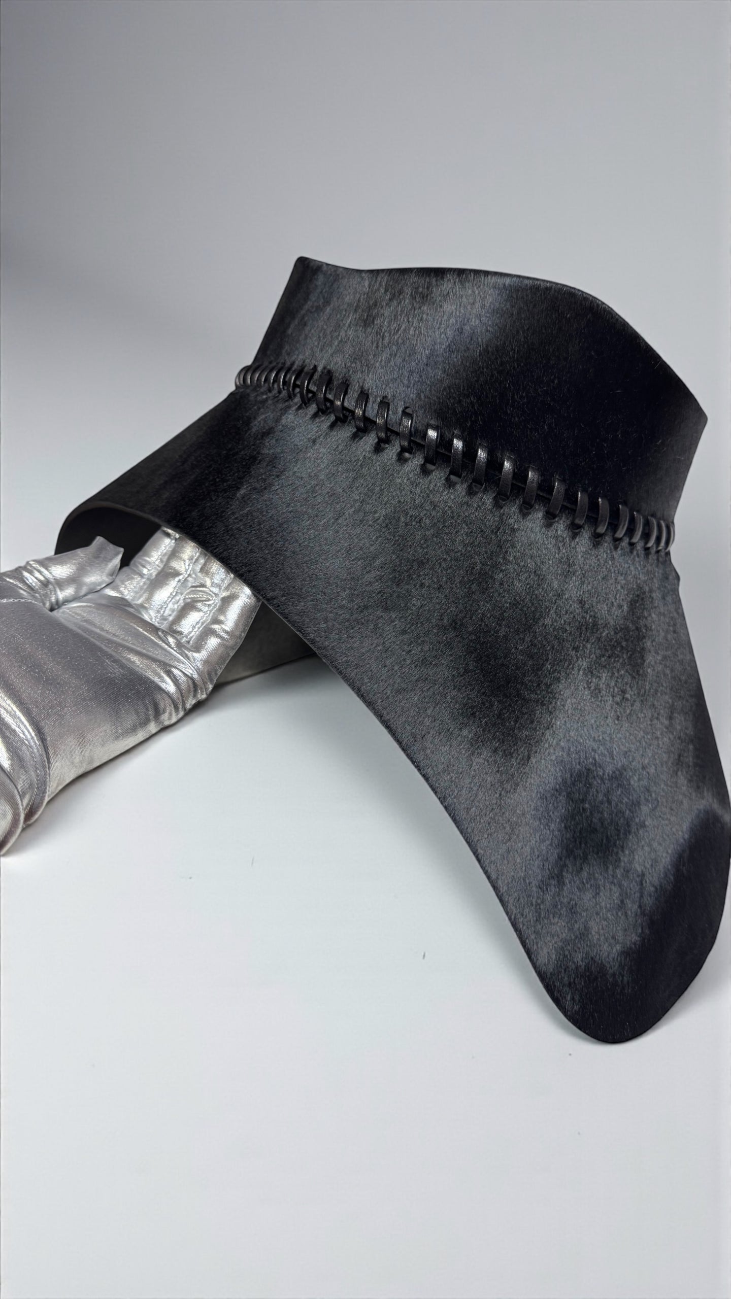 Black leather corset belt – Hallo by Aria Margo