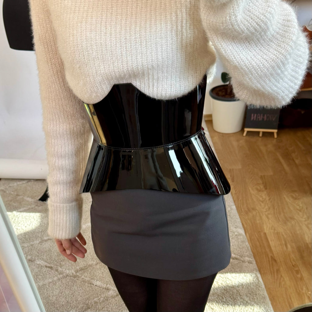Black leather corset belt – Round XO by Aria Margo