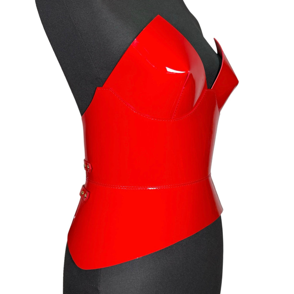 Red leather corset belt – Round Body by Aria Margo