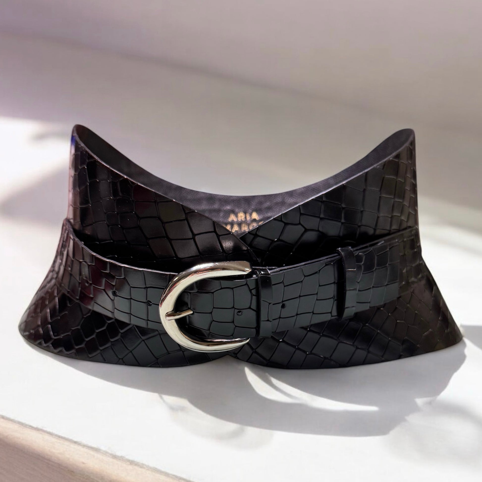 Black leather corset belt – Hourglass by Aria Margo