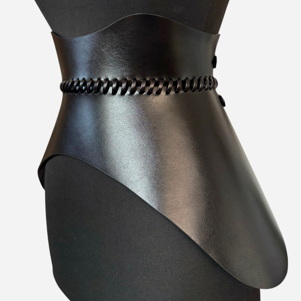 Black leather corset belt – Hallo by Aria Margo
