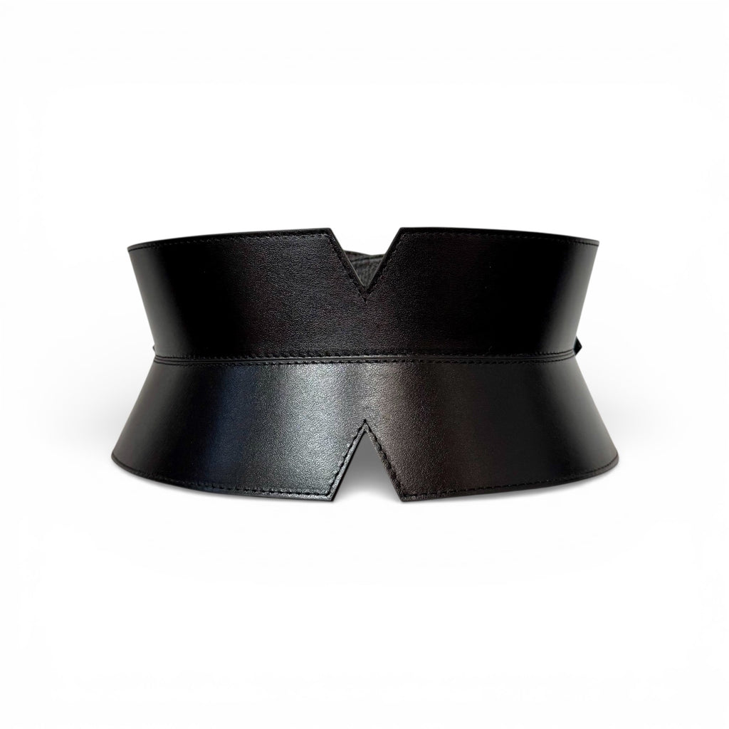 Black leather corset belt – V-cut by Aria Margo